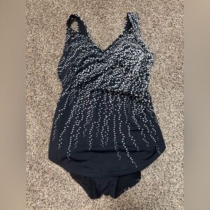 Swimsuits for All Dotted Sarong Front One Piece size 10 v-neck full coverage